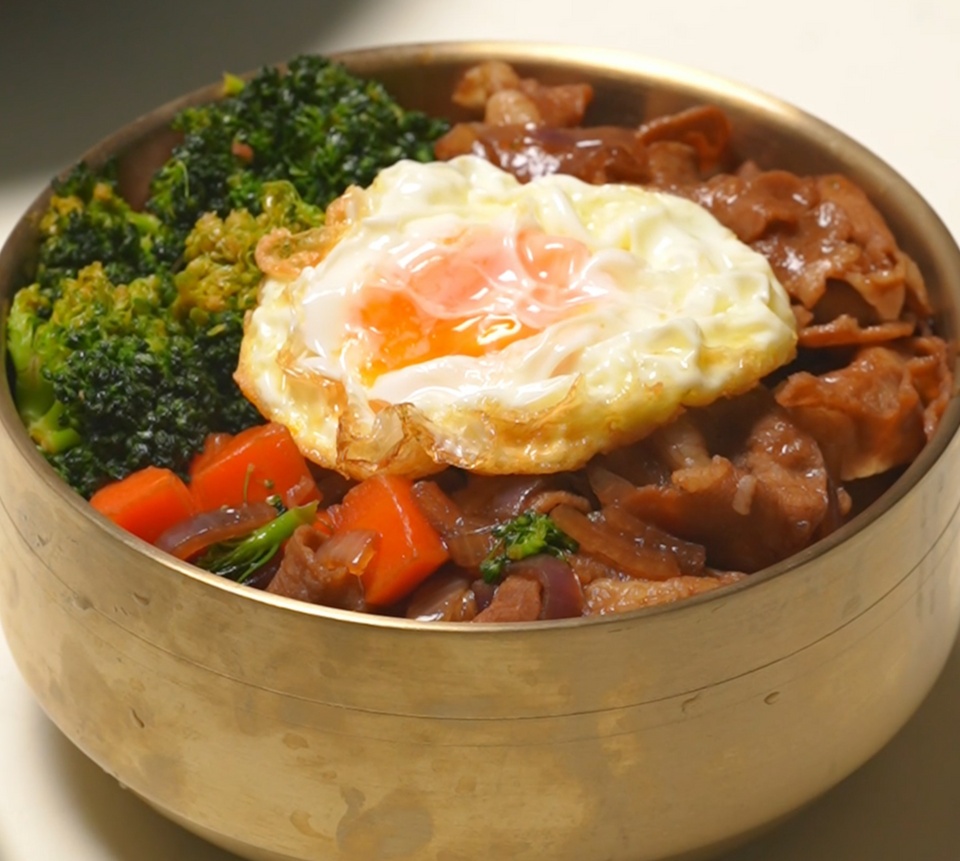 肥牛浇汁饭