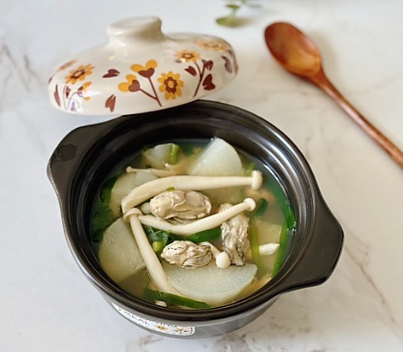 味噌牡蛎萝卜锅