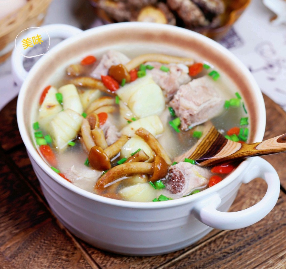 滑子菇小排汤