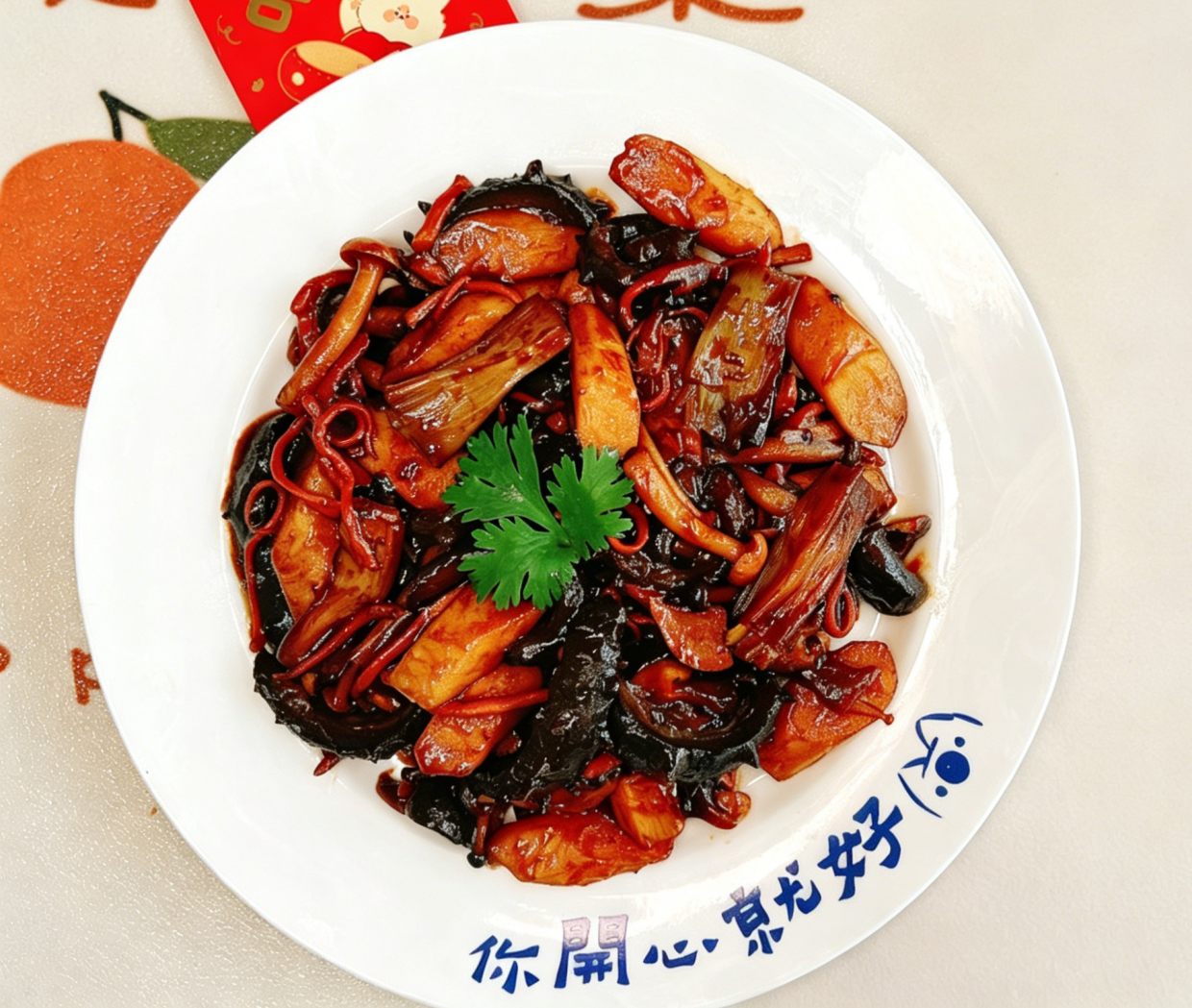 菌菇山药葱烧海参，融合山海鲜味的年夜饭大菜~