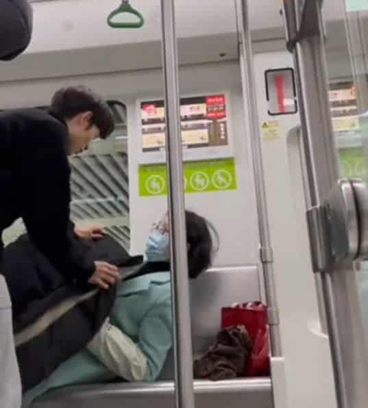 地铁盖被侠